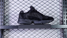 Load image into Gallery viewer, Adidas YEEZY700 Originals Sneaker - Black
